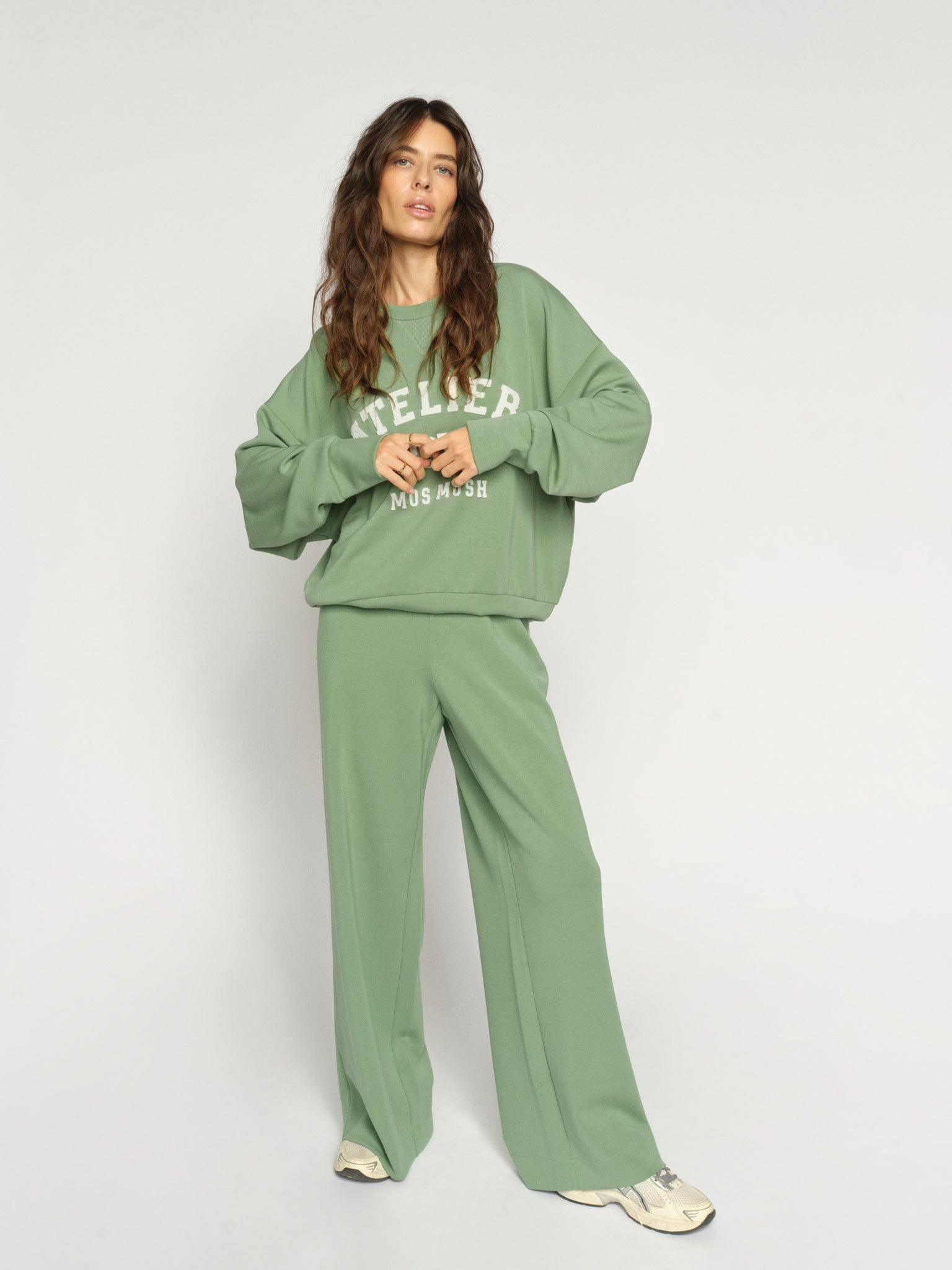 Modelshot / Turf Green / Detail